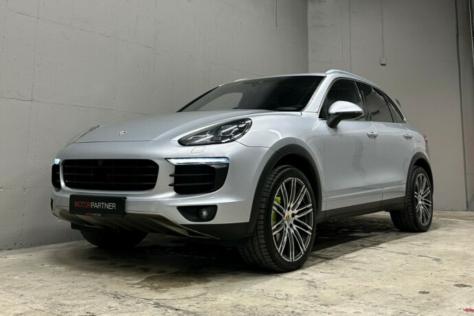 porsche-cayenne-elektrisitetbensin-2015-big-2