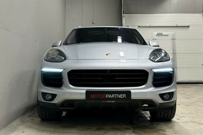 porsche-cayenne-elektrisitetbensin-2015-big-1