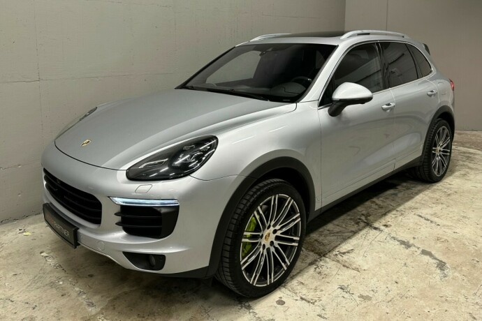 porsche-cayenne-elektrisitetbensin-2015-big-3