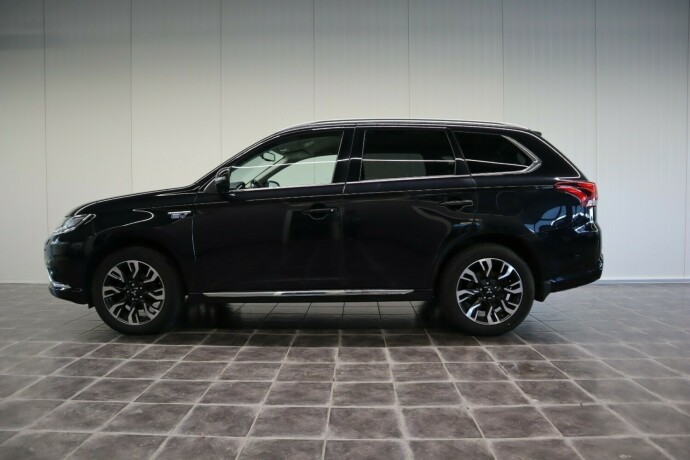 mitsubishi-outlander-elektrisitetbensin-2016-big-3