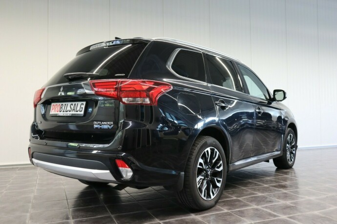 mitsubishi-outlander-elektrisitetbensin-2016-big-11