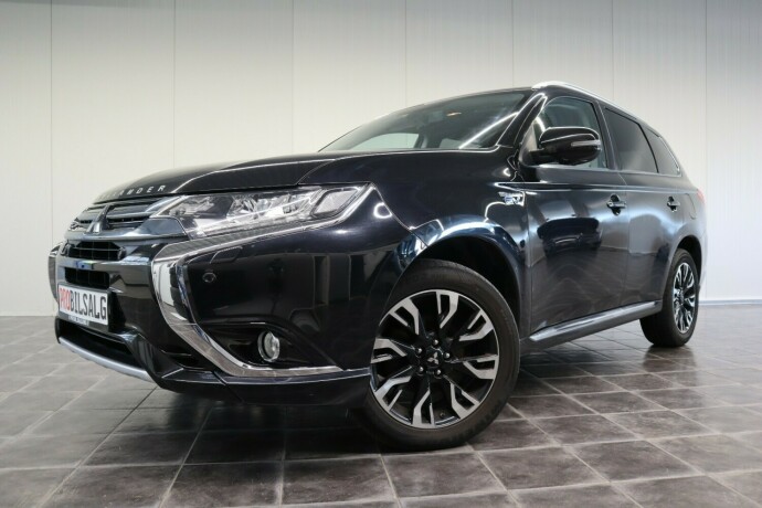 mitsubishi-outlander-elektrisitetbensin-2016-big-0