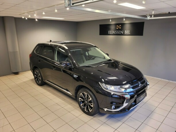 mitsubishi-outlander-elektrisitetbensin-2016-big-1