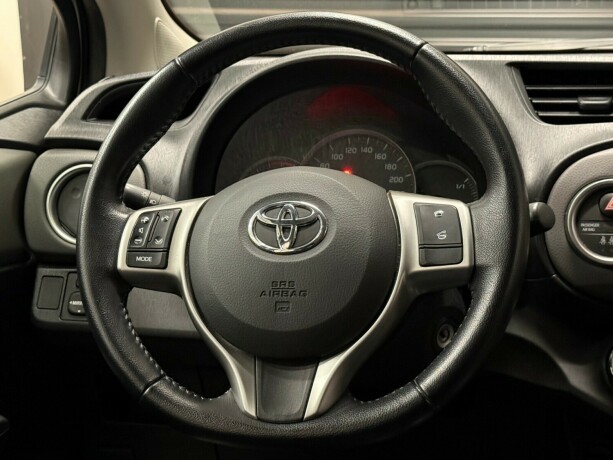 toyota-yaris-bensin-2012-big-10