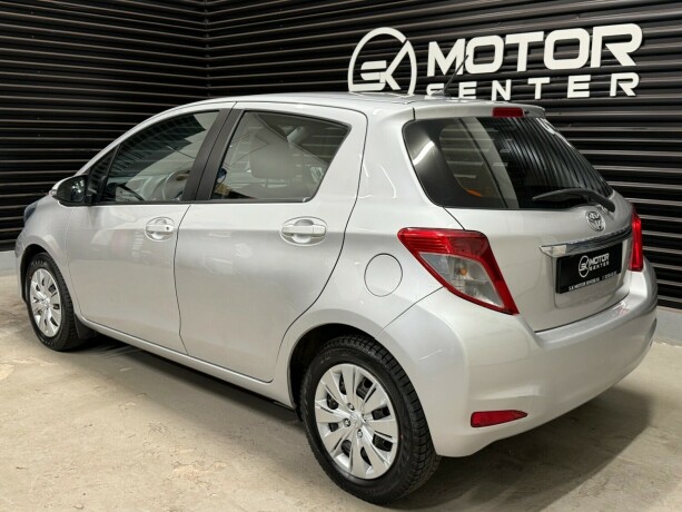 toyota-yaris-bensin-2012-big-1