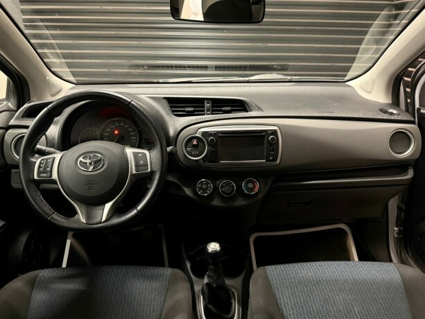 toyota-yaris-bensin-2012-big-7