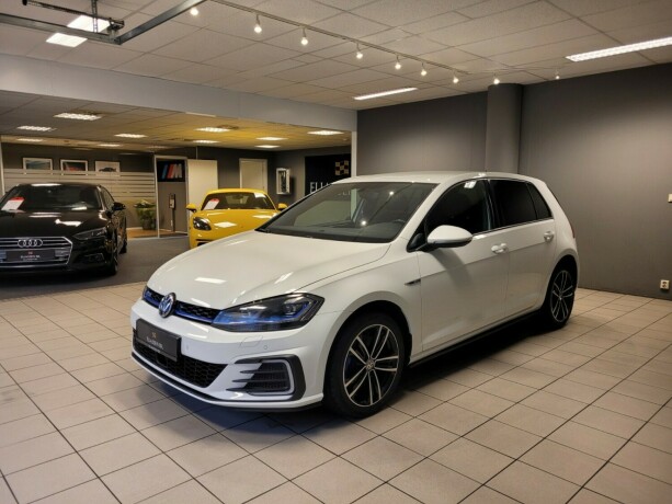 volkswagen-golf-elektrisitetbensin-2017-big-8