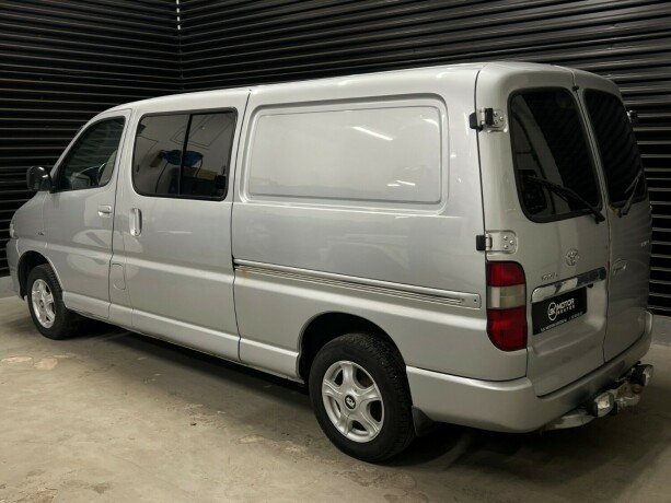 toyota-hiace-diesel-2008-big-1