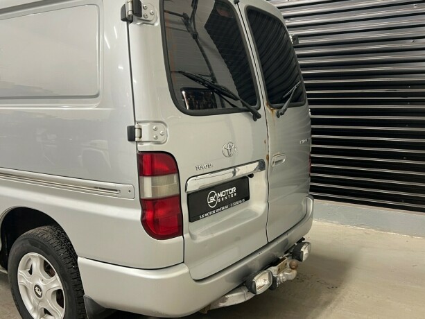 toyota-hiace-diesel-2008-big-6