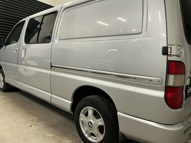 toyota-hiace-diesel-2008-big-8