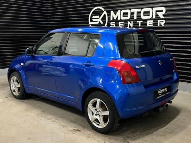 suzuki-swift-bensin-2006-big-1