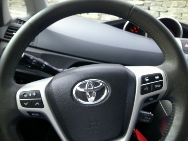 toyota-verso-diesel-2012-big-10