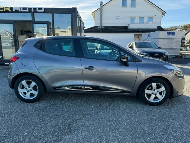 renault-clio-bensin-2014-big-3