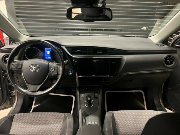 toyota-auris-elektrisitetbensin-2017-big-10