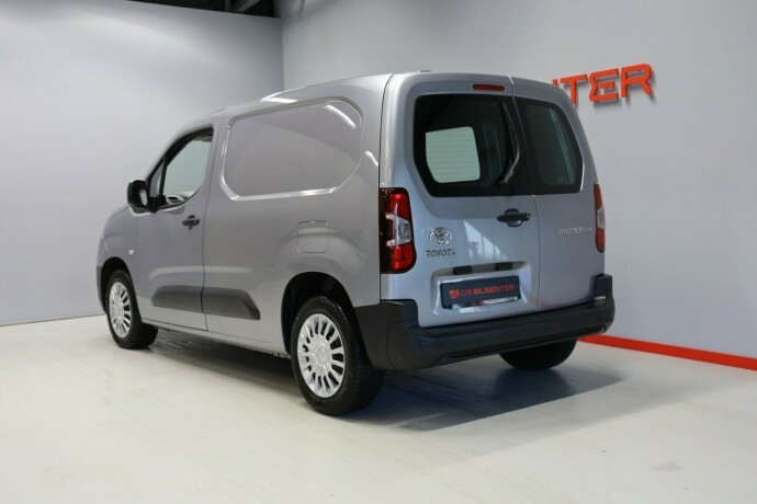 toyota-proace-city-diesel-2022-big-2