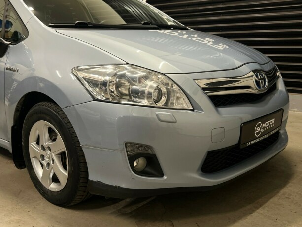 toyota-auris-bensin-2011-big-2