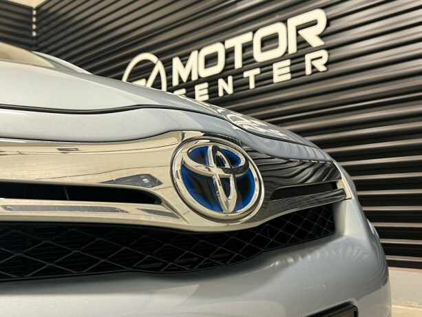 toyota-auris-bensin-2011-big-4