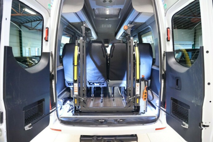 mercedes-benz-sprinter-diesel-2020-big-7