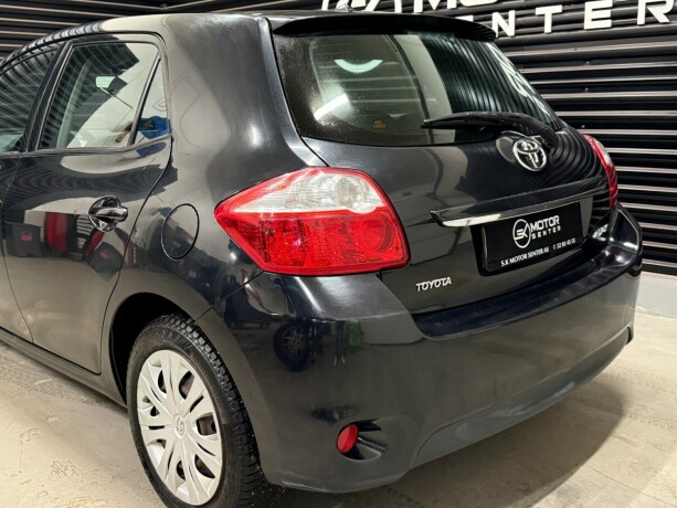 toyota-auris-bensin-2010-big-6