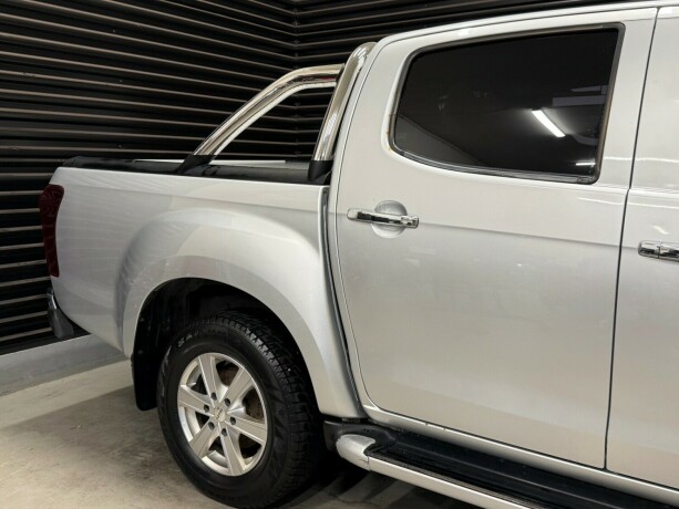 isuzu-d-max-diesel-2015-big-9