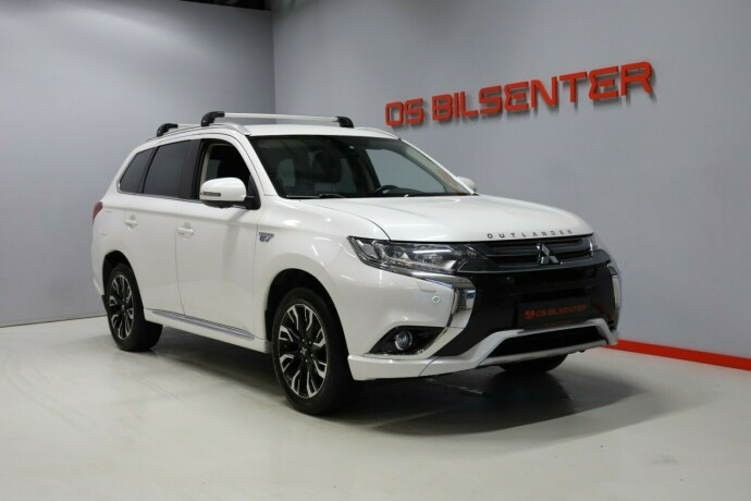 mitsubishi-outlander-elektrisitetbensin-2016-big-0