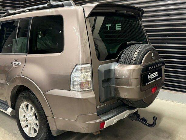 mitsubishi-pajero-diesel-2013-big-5