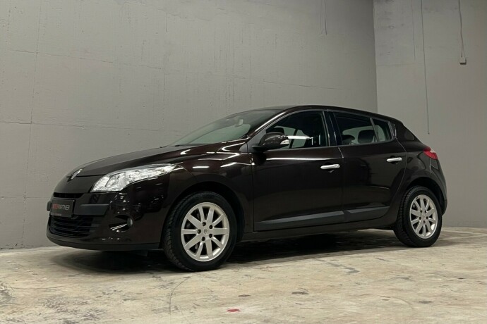 renault-megane-diesel-2012-big-0