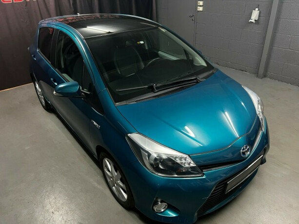 toyota-yaris-elektrisitetbensin-2013-big-4