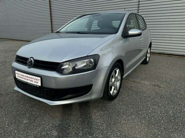 volkswagen-polo-bensin-2011-big-0