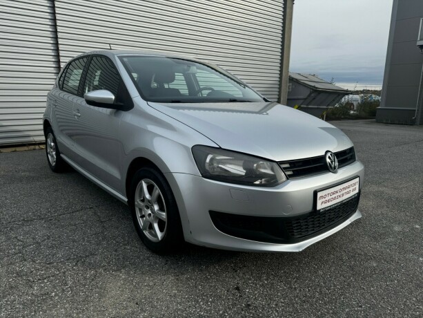 volkswagen-polo-bensin-2011-big-1