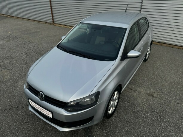 volkswagen-polo-bensin-2011-big-5