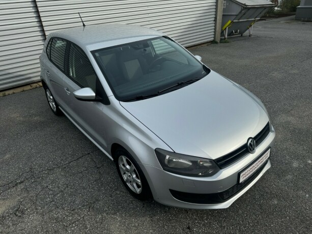 volkswagen-polo-bensin-2011-big-4