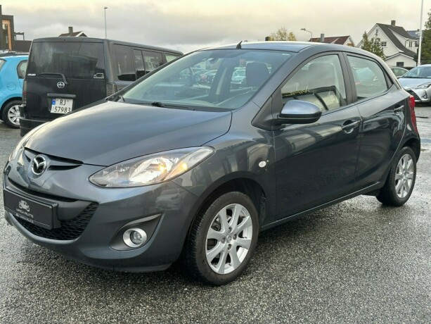 mazda-2-bensin-2012-big-0