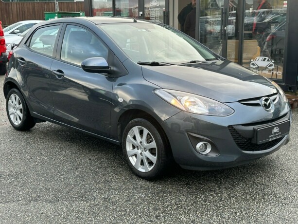 mazda-2-bensin-2012-big-2