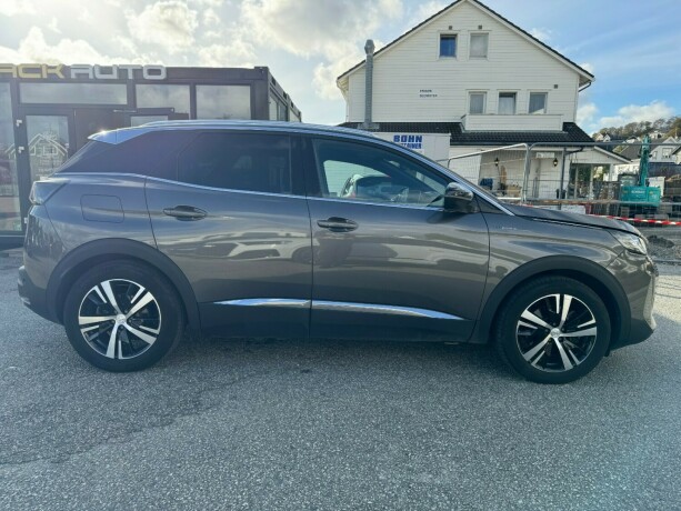 peugeot-3008-elektrisitetbensin-2021-big-3