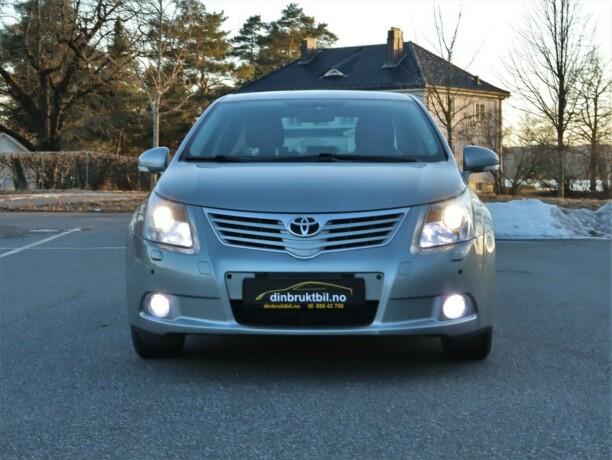 toyota-avensis-bensin-2011-big-1