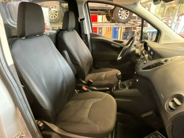 ford-transit-courier-diesel-2019-big-11