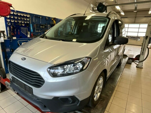 ford-transit-courier-diesel-2019-big-0