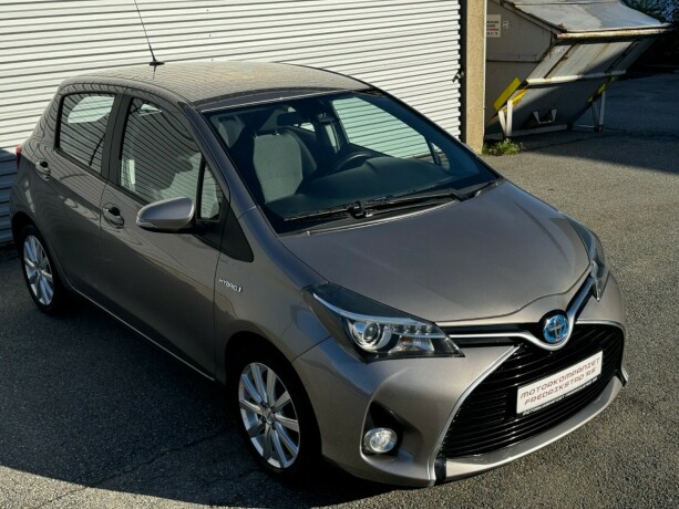 toyota-yaris-elektrisitetbensin-2015-big-4