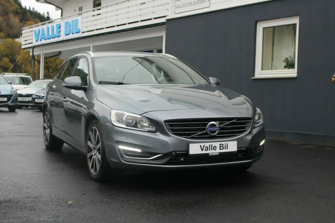 volvo-v60-elektrisitetdiesel-2017-big-0