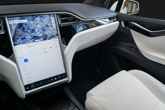 tesla-model-x-elektrisitet-2016-big-15