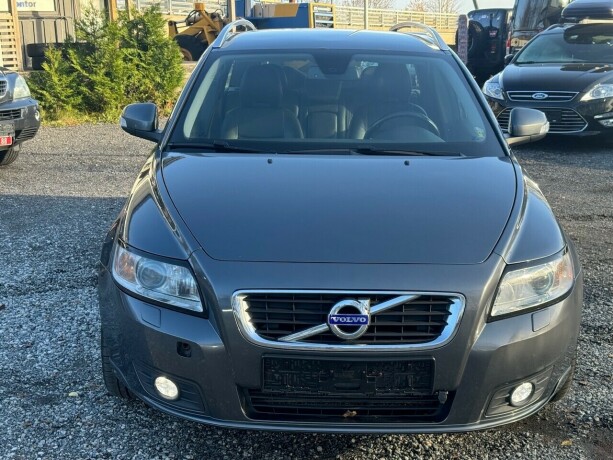 volvo-v50-diesel-2012-big-7