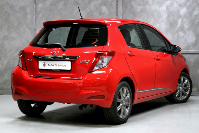 toyota-yaris-bensin-2012-big-1