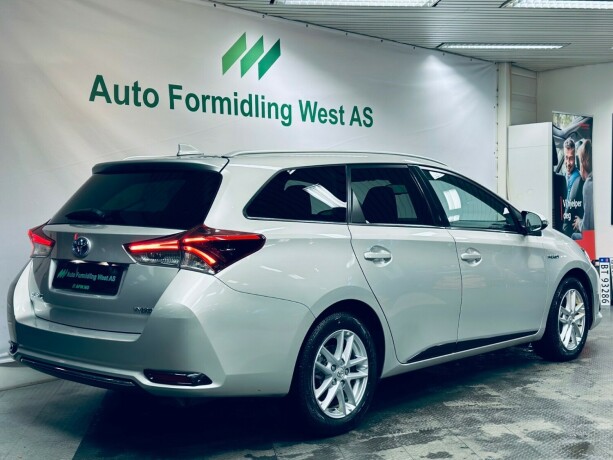 toyota-auris-elektrisitetbensin-2019-big-8