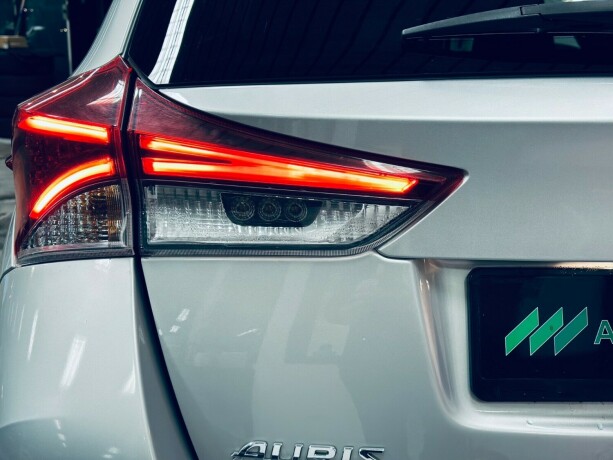 toyota-auris-elektrisitetbensin-2019-big-29