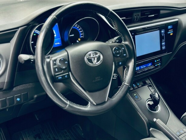 toyota-auris-elektrisitetbensin-2019-big-10