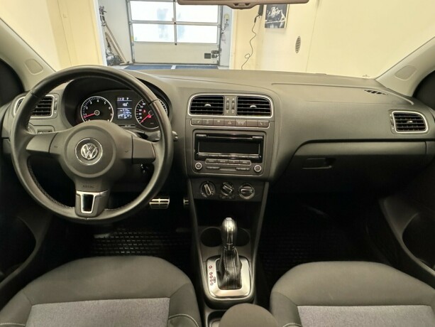 volkswagen-polo-bensin-2012-big-6