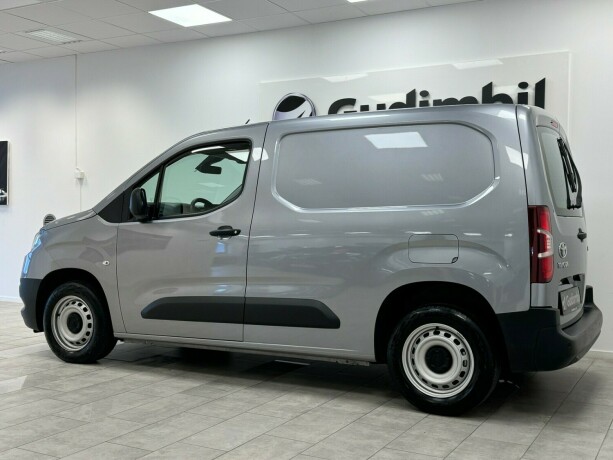 toyota-proace-city-diesel-2021-big-2