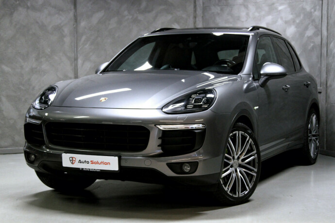 porsche-cayenne-elektrisitetbensin-2017-big-0