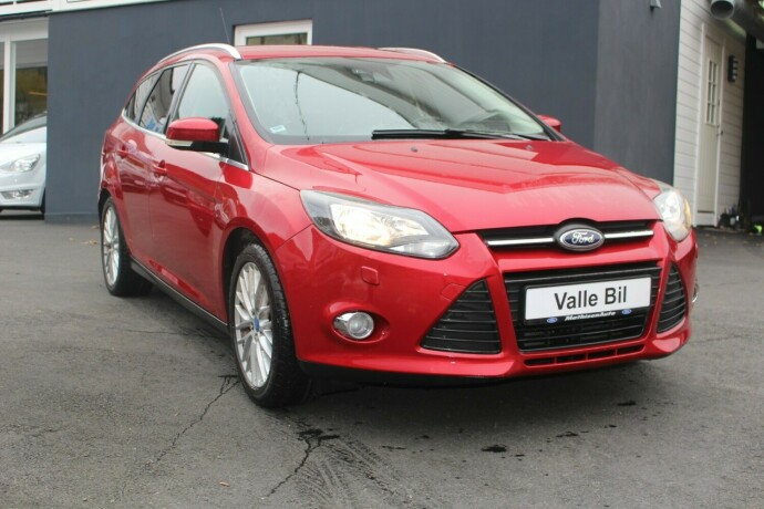 ford-focus-bensin-2013-big-0